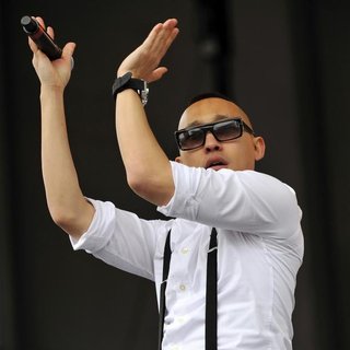 Far East Movement in B96 Pepsi SummerBash 2011
