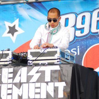 Far East Movement in B96 Pepsi SummerBash 2011