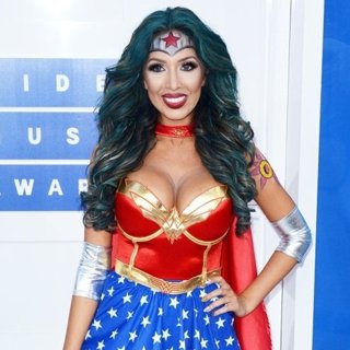 2016 MTV Video Music Awards - Red Carpet Arrivals