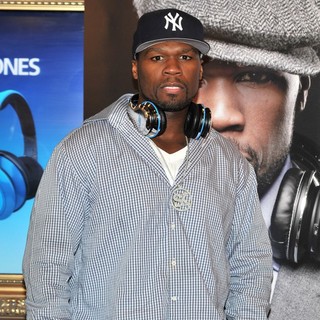 50 Cent in 50 Cent Signs Copies of his SMS Audio Designed Headphones