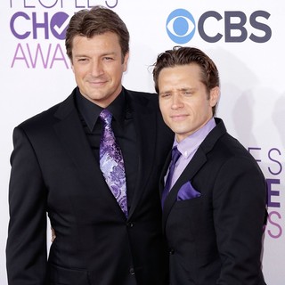 Nathan Fillion in People's Choice Awards 2013 - Red Carpet Arrivals - fillion-dever-people-s-choice-awards-2013-01