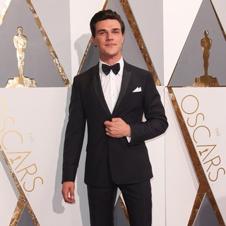 finn wittrock spouse finn wittrock pictures with high quality photos finn wittrock spouse finn wittrock pictures with high quality photos