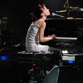 Fiona Apple Performs During Her Every Single Night Tour - fiona-apple-every-single-night-tour-22