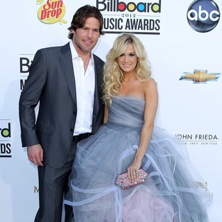 Mike Fisher, Carrie Underwood in 2012 Billboard Music Awards - Arrivals