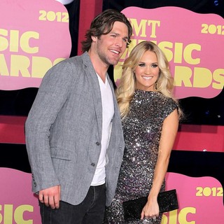 Mike Fisher in 2012 CMT Music Awards - fisher-underwood-2012-cmt-music-awards-01