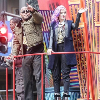 Flo Rida, StayC Jenedo in 86th Annual Macy's Thanksgiving Day Parade