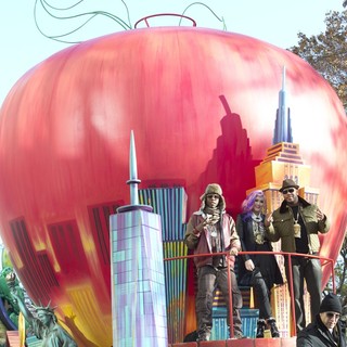 StayC Jenedo, Flo Rida in 86th Annual Macy's Thanksgiving Day Parade