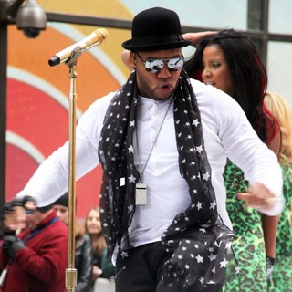 Flo Rida in Flo Rida Performing Live on NBC's Toyota Concert Series on The Today Show