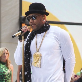 Flo Rida in Flo Rida Performing Live on NBC's Toyota Concert Series on The Today Show