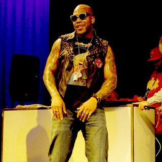 Flo Rida in Flo Rida Performs Live at The Bay Street Grand Prix Celebrity Race Gala
