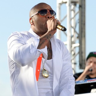 Flo Rida in Flo Rida Performs Live on NBC's Today