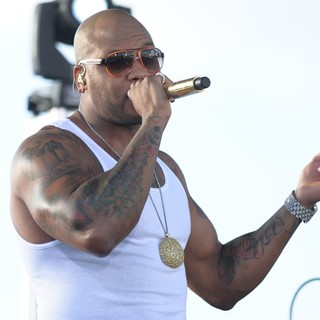 Flo Rida in Flo Rida Performs Live on NBC's Today