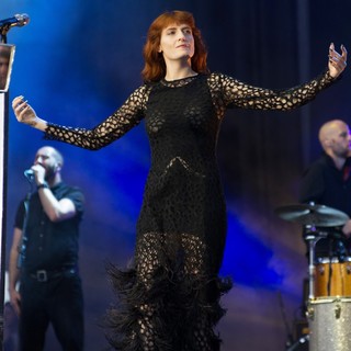 Florence and the Machine in Leeds Festival 2012 - Day Three - florence-and-the-machine-leeds-festival-2012-day-3-03