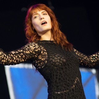 Florence and the Machine in Leeds Festival 2012 - Day Three - florence-and-the-machine-leeds-festival-2012-day-3-04
