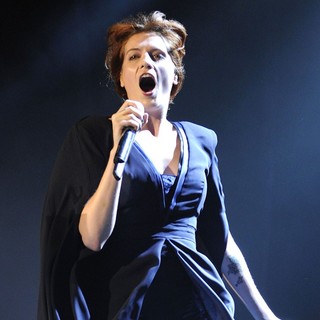 Florence Welch, Florence and the Machine in Florence and the Machine Perform at Molson Canadian Amphitheatre