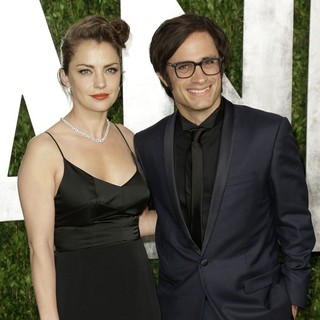 Gael Garcia Bernal in 2013 Vanity Fair Oscar Party - Arrivals - fonzi-bernal-2013-vanity-fair-oscar-party-02