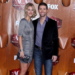 Josh Turner in 2011 American Country Awards - Arrivals - ford-turner-2011-american-country-awards-02