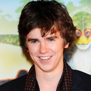 Freddie Highmore in Cirque du Soleil: TOTEM Premiere - Arrivals - freddie-highmore-uk-premiere-cirque-du-soleil-totem-03