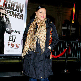 Lela Rochon in Los Angeles Premiere of 'The Book Of Eli' - Arrivals