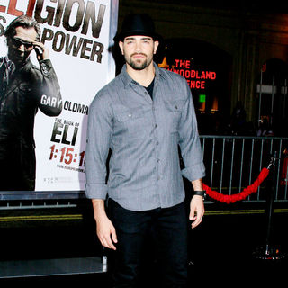Los Angeles Premiere of 'The Book Of Eli' - Arrivals