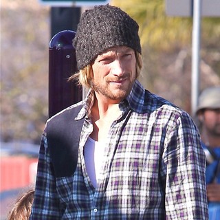 Gabriel Aubry in Gabriel Aubry with His Daughter Having Fun at The Park
