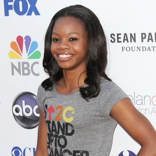 Gabrielle Douglas in Stand Up To Cancer 2012 - Arrivals