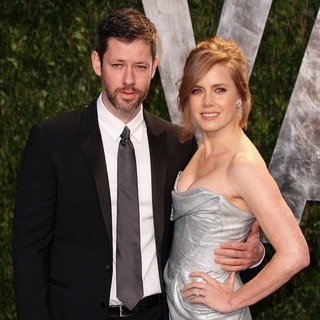 Darren Le Gallo, Amy Adams in 2012 Vanity Fair Oscar Party - Arrivals