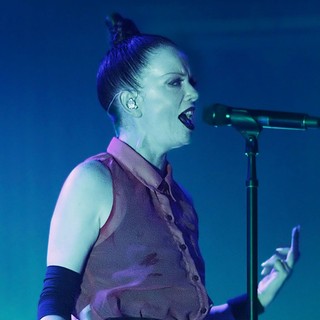 Shirley Manson, Garbage in Garbage Performing Live