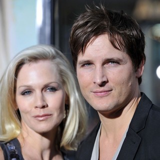 Jennie Garth, Peter Facinelli in The Premiere of Letters to Juliet - Arrivals