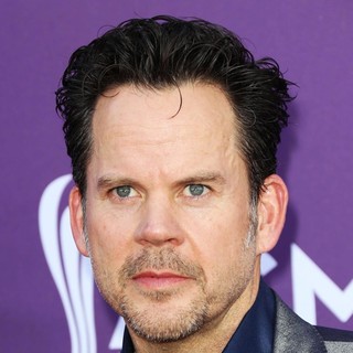 Gary Allan in 48th Annual ACM Awards - Arrivals - gary-allan-48th-annual-acm-awards-02