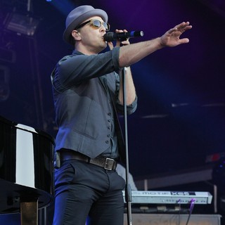Gavin DeGraw in Orlando Calling Music Festival - Day 1