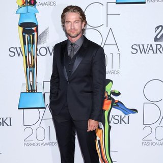 Gerard Butler in The 2011 CFDA Fashion Awards