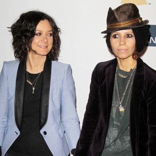 Sara Gilbert, Linda Perry in Clive Davis and The Recording Academy's 2013 Pre-Grammy Gala and Salute to Industry Icons