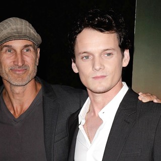 Craig Gillespie, Anton Yelchin in Fright Night Los Angeles Screening - Red Carpet