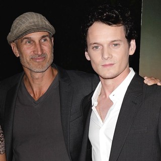 Craig Gillespie, Anton Yelchin in Fright Night Los Angeles Screening - Red Carpet