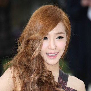 Tiffany in London Fashion Week - Autumn-Winter 2012 - Burberry - Arrivals - girls-generation-london-fashion-week-autumn-winter-2012-02