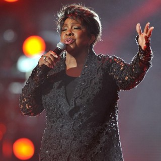 Gladys Knight in Michael Jackson Tribute Concert Held at The Cardiff Millenium Stadium