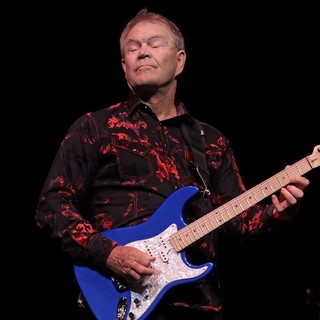 Glen Campbell in Glen Campbell Performing His Good Times - The Final Farewell Tour