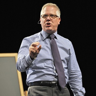 Glenn Beck in Glenn Beck Political Commentator at The Sears Center