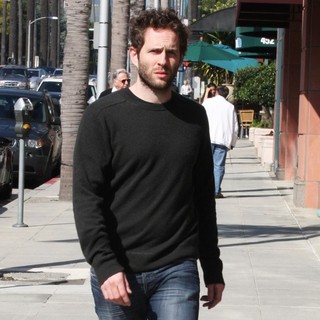 Glenn Howerton in Glenn Howerton Leaving A Medical Building