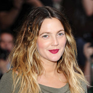 Drew Barrymore in The UK Premiere of 'Going the Distance' - Arrivals