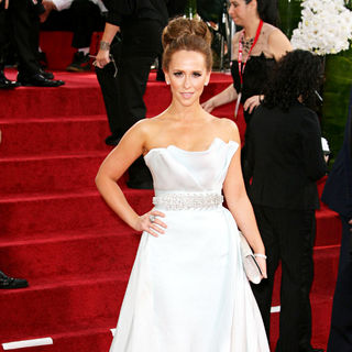 Jennifer Love Hewitt in 68th Annual Golden Globe Awards - Arrivals