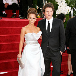 Jennifer Love Hewitt, Alex Beh in 68th Annual Golden Globe Awards - Arrivals