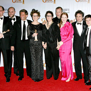 Jeffrey Levy-Hinte, Jordan Horowitz, Gary Gilbert, Lisa Cholodenko, Annette Bening, Julianne Moore, Mark Ruffalo in 68th Annual Golden Globe Awards - Press Room
