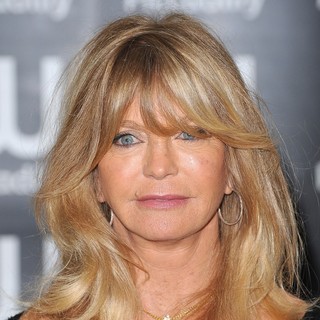 Goldie Hawn in Goldie Hawn at A Book Signing