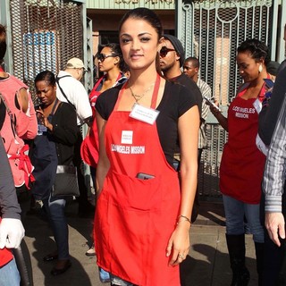 Golnesa Gharachedaghi in The Los Angeles Mission's Thanksgiving for Skid Row Homeless