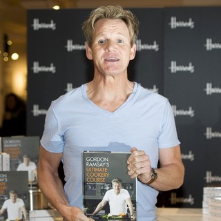 Gordon Ramsay in Gordon Ramsay Signs Copies of His Book Gordon Ramsay's Ultimate Cookery Course