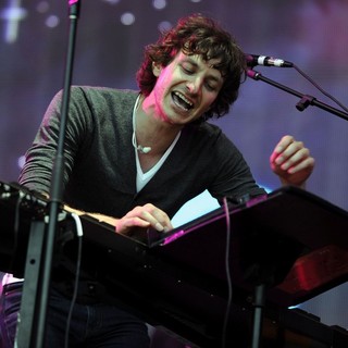 Gotye in Gotye Performing Live in Concert at The Annual Homebake Australian Music Festival