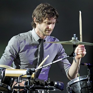 Gotye in Gotye Performing