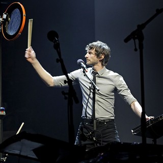 Gotye in Gotye Performing
